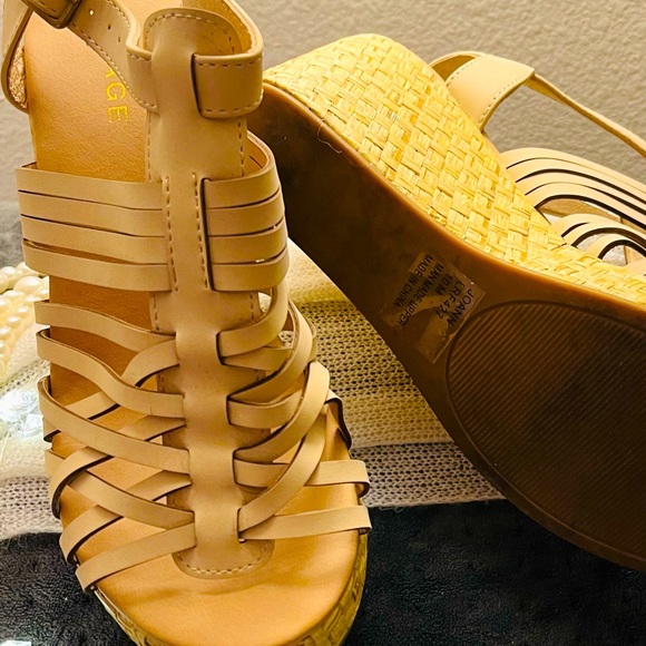 Wedge - Picture 5 of 8